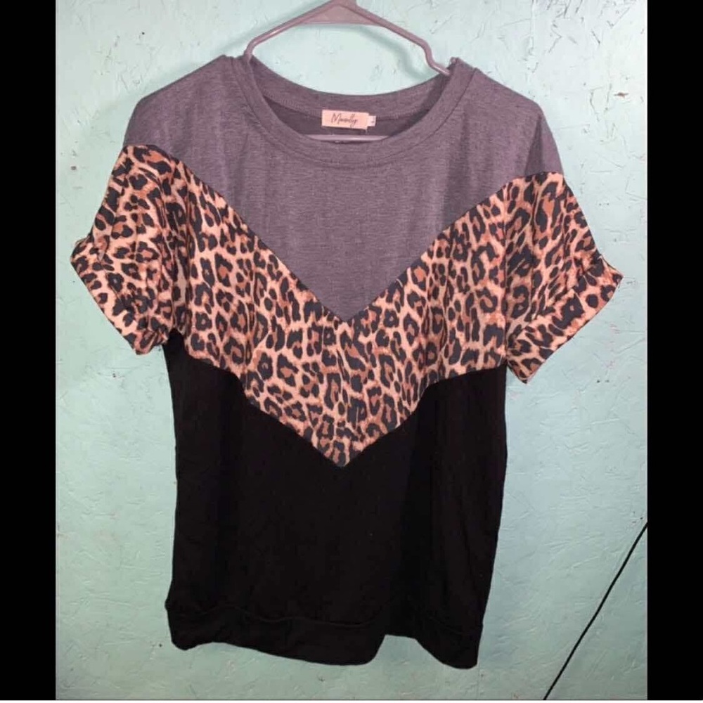 Gray and Black Leopard Print Short Sleeve